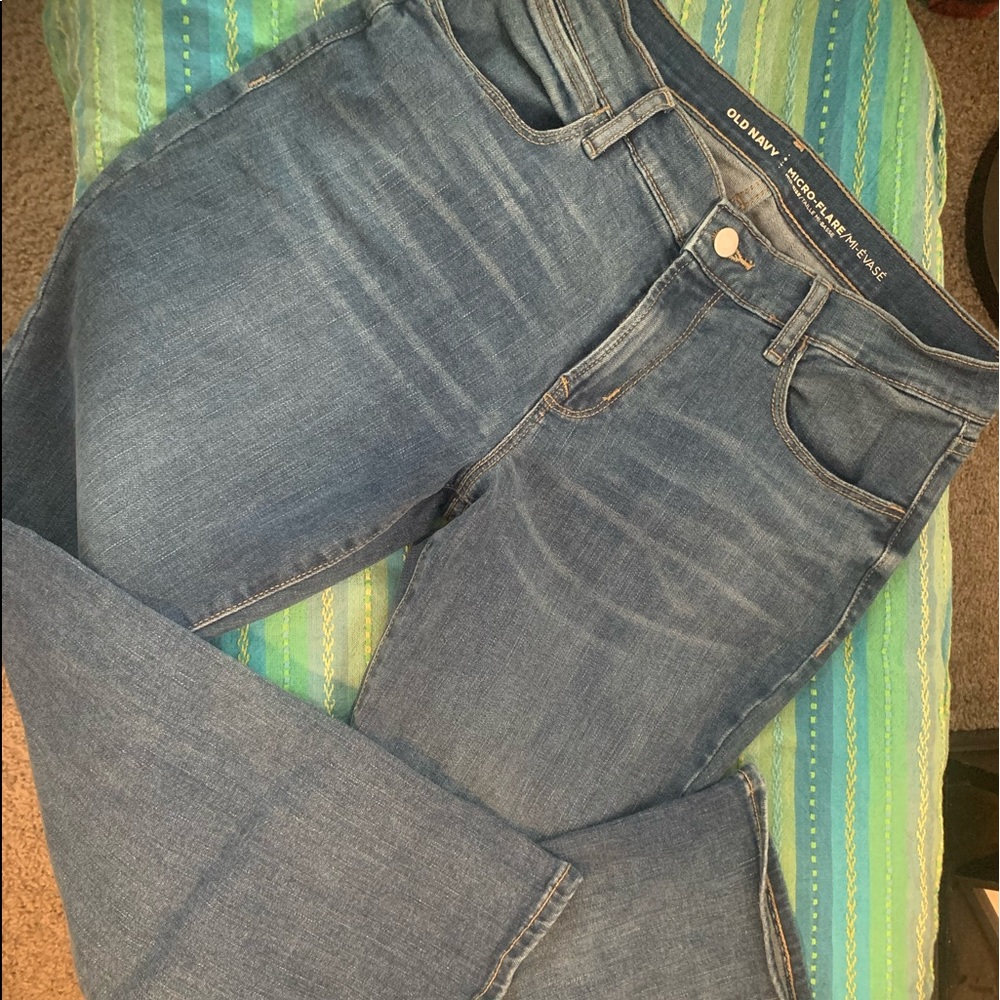 Old Navy micro flare jeans 👖8 short!
